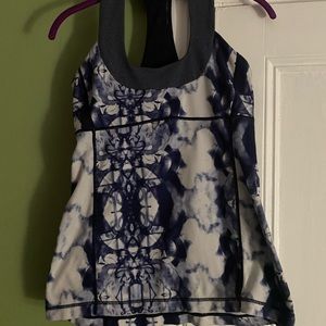 Lululemon tank with built in bra size Medium